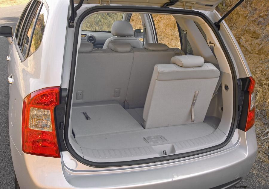  Kia Carens 2007 года  (фото 32 из 46)